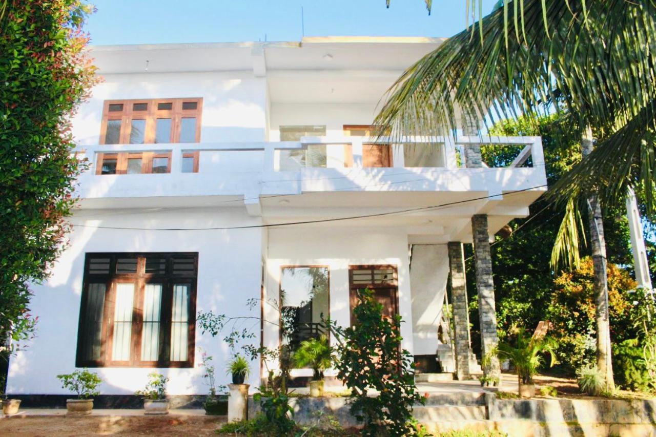 Plantation Inn Уелигама Екстериор снимка